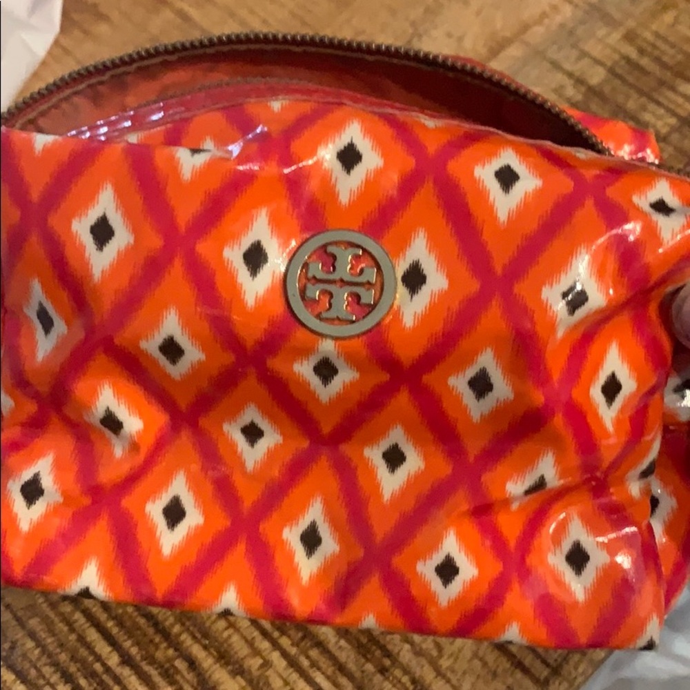 tory burch makeup bag